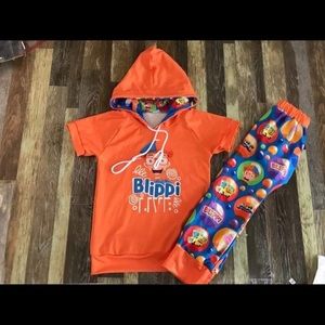 Kids let’s get Blippi set 💙🧡